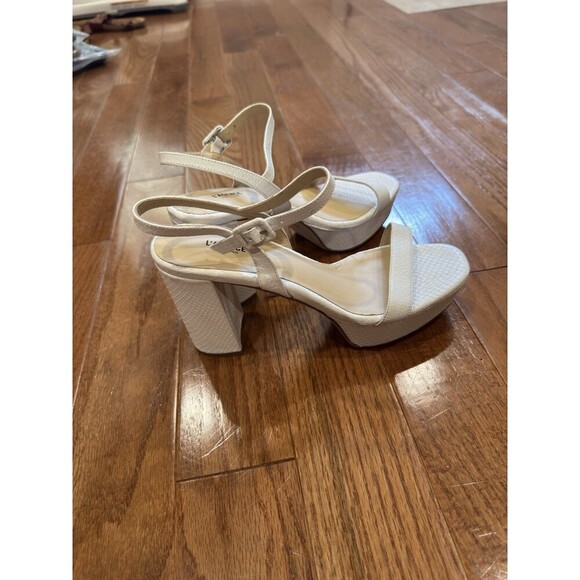 L’agence Womens White Ankle Strap Platform Heels Platform Sandal EU 40 US 9 New - Picture 7 of 10